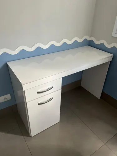 Vendo escrivaninha branca 1,2m