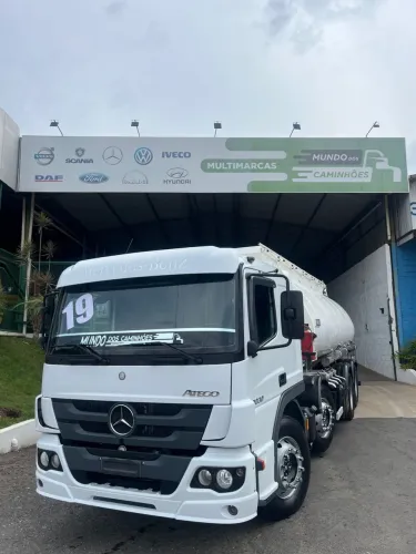 Caminhão tanque combustível MB Atego 3030 Bitruck ano 2019