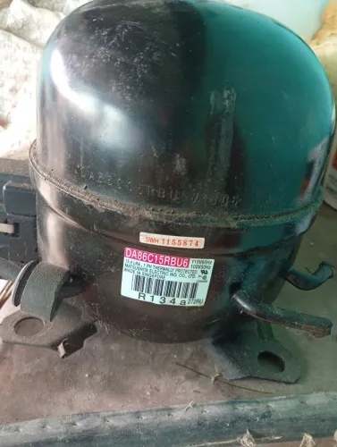 Motor de freezer , geladeira comercial Matsushita 1HP ,127 volts  usado 