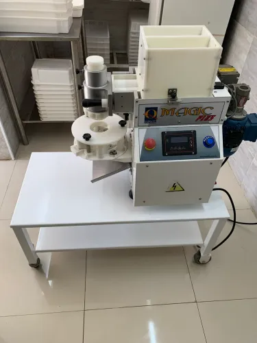 Modeladora de salgados Maqtiva plus 229 volts