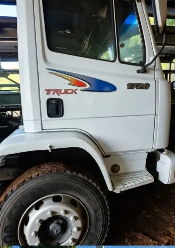 Mercedes bens 1720 truck