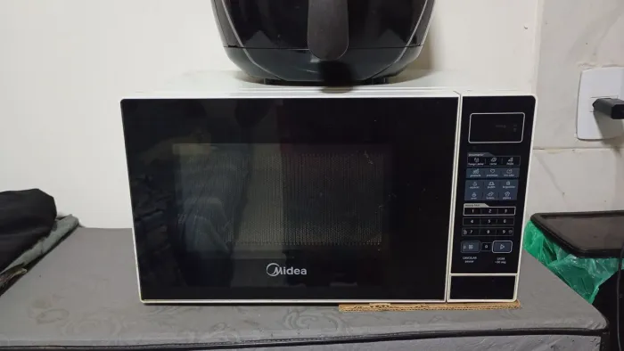 Microondas Midea 20L