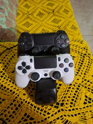 Playstation 4 TB semi novo 7 jogos