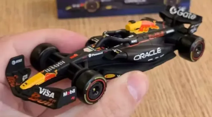 miniatura oracle red bull racing