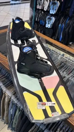 Prancha de Wake + bota Liquid Force
