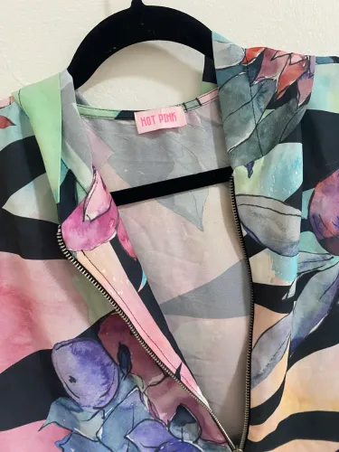 Jaqueta Bomber Estampado Corta Vento Com Capuz e Bolso