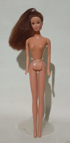 boneca genérica da Barbie, marca Simba love antiga
