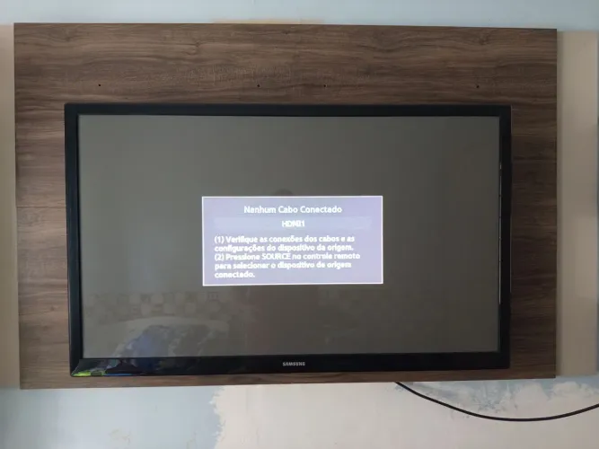 Televisão plasma com painel