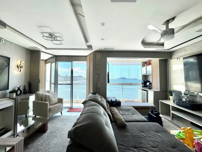 Apartamento reformado a beira mar nas Astúrias no Guarujá | QVista Inteligência Imobiliári