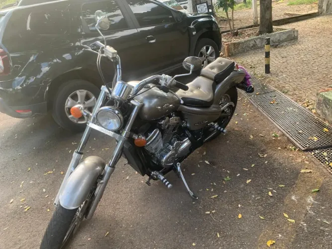 Shadow 600 2001