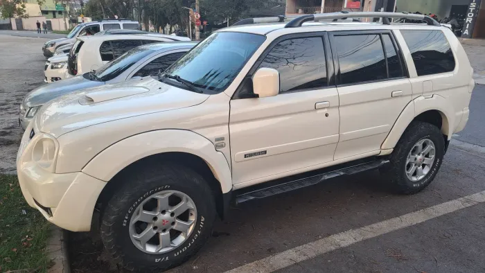 Mitsubishi Pajero Sport HPE 2.5 4X4 Diesel Mec. 2011