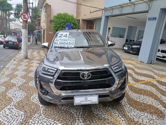 Toyota Hilux CD SRX Plus 4X4 2.8 TDI Die. Aut. 2024