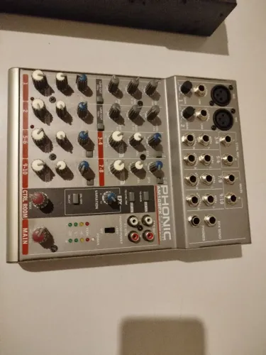 MESA DE SOM 2