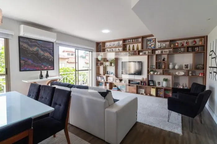 Casa à Venda - Cidade São Francisco , 3 Quartos, 220 m2