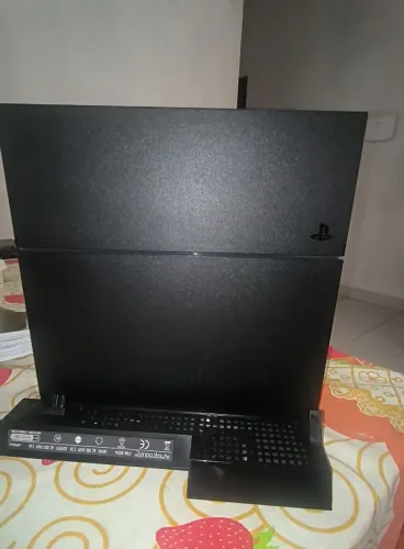 Vende PS4 fat fosco