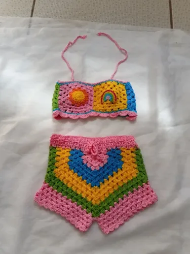 Conjunto de criança de crochê