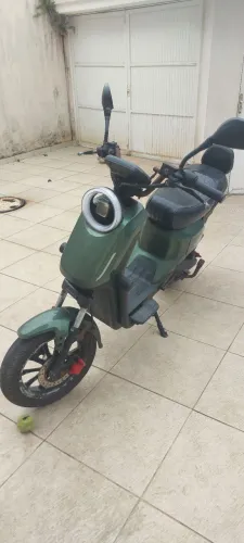 OPORTUNIDADE: SCOOTER ELETRICA COM SUPER BATERIA 
