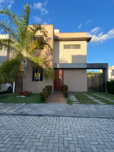 Casa 4/4 Mobiliada em Condomínio | 2 Suítes R$ 5.600 com Taxas