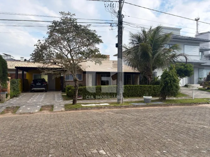 Casa de 4 quartos mobiliada em Jurerê