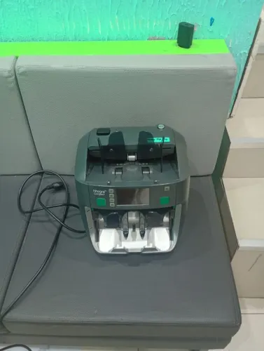 Ntegra? Compact semi nova<br>Contadora de cédulas