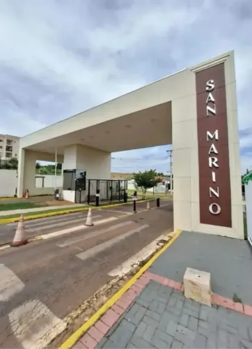 CASA TÉRREA, C/ ARMÁRIOS E AR COND, 2 QUARTOS, COND. SAN MARINO, SAIDA CHAPADA, CENTR POLÍ