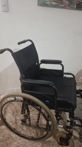 Cadeira de Rodas Dellamed Dobrável