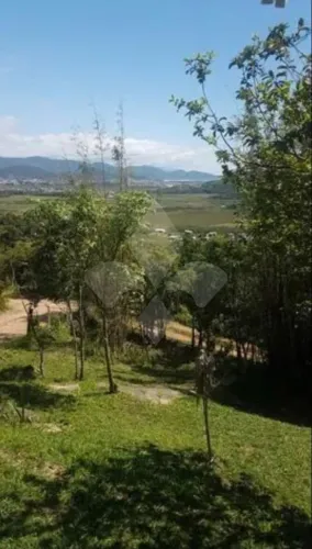 Terreno de 1.000,50m² no morro da Praia da Ferrugem em Garopaba - SC