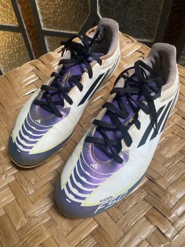 Chuteira Adidas Messi F50 - Tamanho 39 - Bom Estado