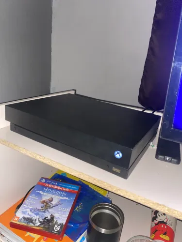 Vende se Xbox one x sem controle 