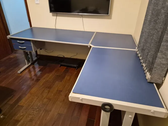 Mesa de escritório em L