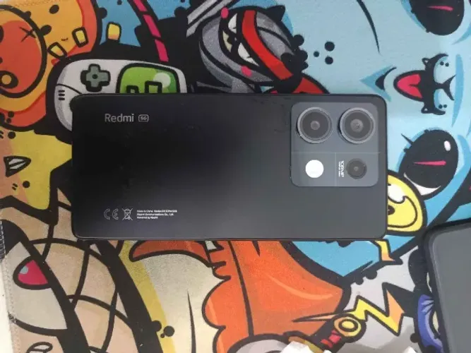 Celular Xiaomi Redmi note 13 5G, com caixa e carregador original 