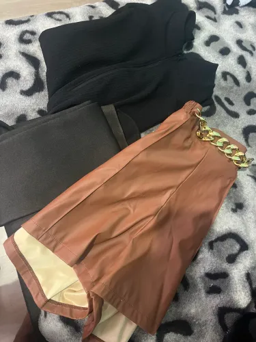 Roupas e acessórios