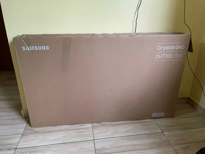 Vende-se caixa de Tv 55 polegadas,nova com proteção de dentro ?50 reais.