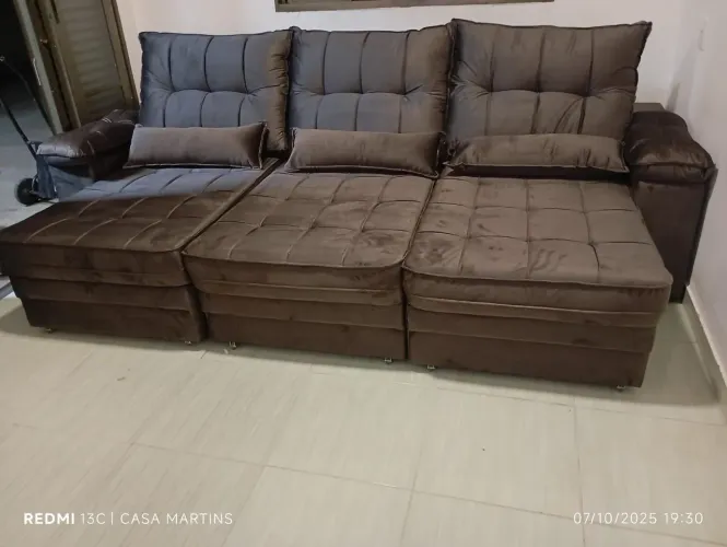 Sofá retrátil reclinável 2,90 m na cor marrom