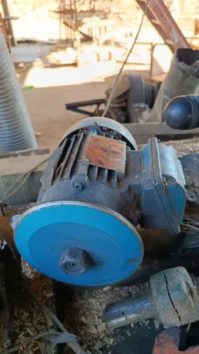 Motor elétrico de indução 
