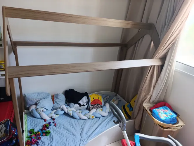 Cama mantessoriana com colchão 