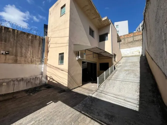Imóvel comercial com um flat residencial para alugar no bairro Estoril