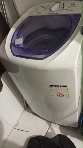 Máquina Lavadora Eletrolux 6 kg 3 anos e meio de uso, 600,00 reais