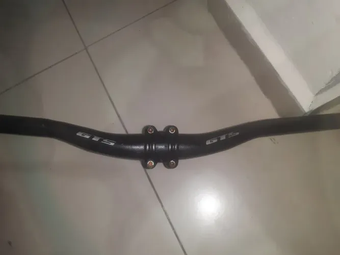 Guidom de bicicleta GTS e amortecedor GTS funcionando perfeitamente