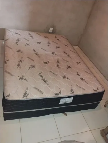 Vendo colchão de casal Bamboo, usado e em bom estado de conservação.