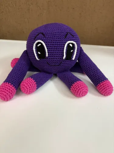 PRONTA ENTREGA Pow dos Bolofofos em Crochê Amigurumi Pássaro Pelúcia Artesanal Polvo Roxo