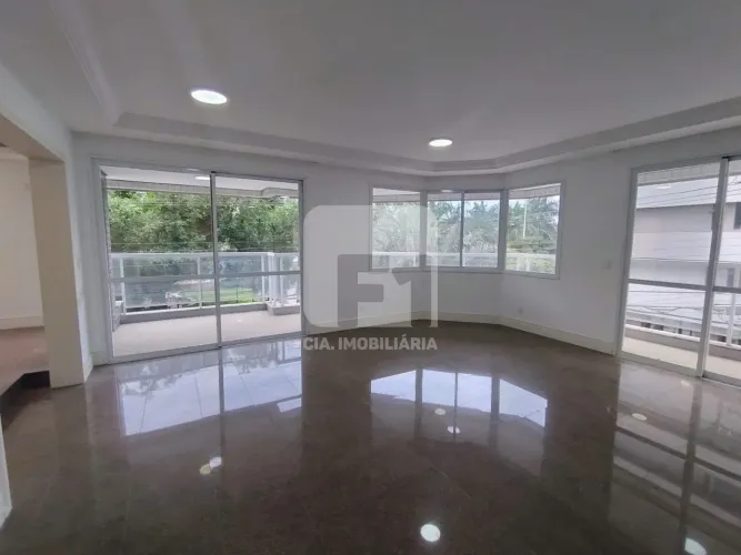 Apartamento de 4 quartos na Agronômica