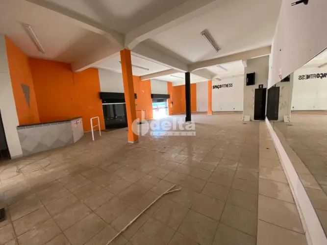 Loja disponível para venda no bairro Centro em Uberlândia-MG.