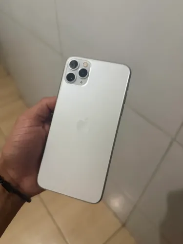 Celular iPhone 11 Pro Max tela trincada