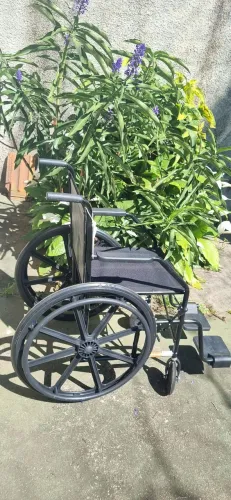 CADEIRA DE RODAS