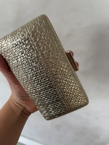Bolsa de festa dourada