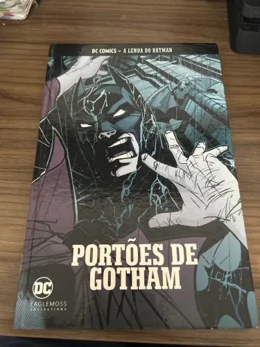 Historia em quadrinhos batman capa dura