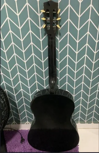 Violão acústico de aço conservado