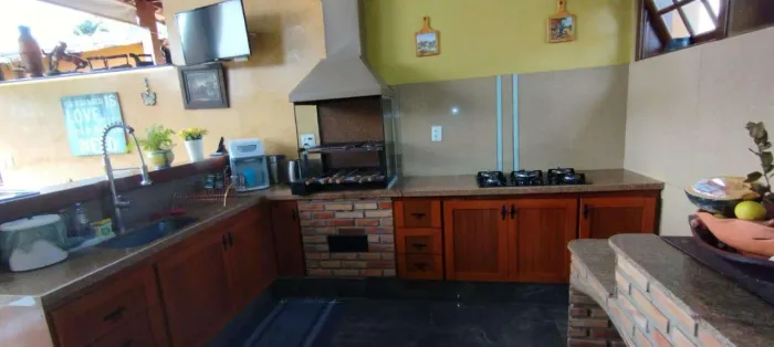 Chácara à venda, 4 quartos, 2 suítes, Pinhões - Santa Luzia/MG