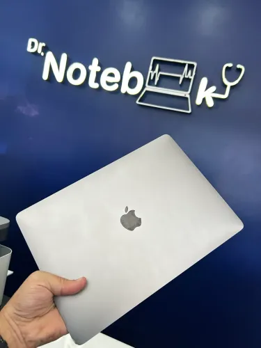 MacBook Pro, Intel core i5, 8GB, SSD 256GB